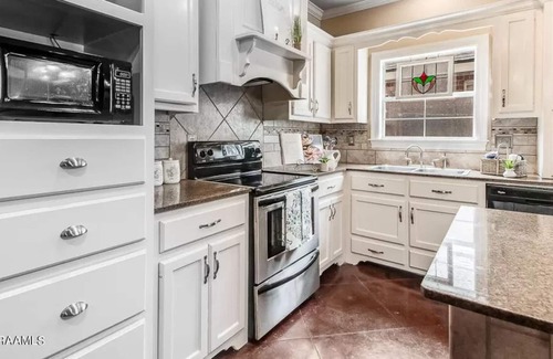Lafayette House | Paradise Adjacent to River Ranch