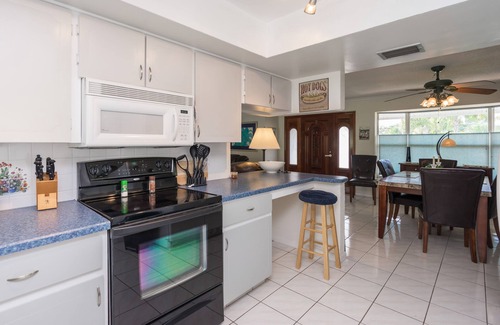 Tequesta House | Paradise at Its' Best. Your Home Away From Home.Pets welcome & Tesla Charger