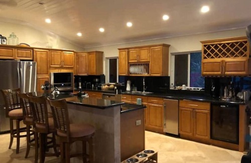 Spanish Wells House | Paradise at Sunset, Beach, Outdoor Bathtubs!