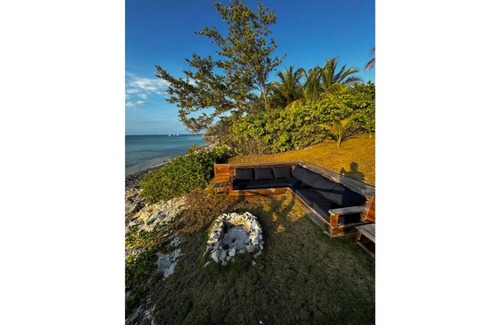 Spanish Wells House | Paradise at Sunset, Beach, Outdoor Bathtubs!