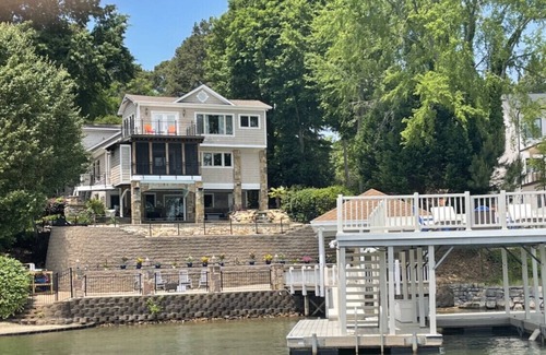 Lake Norman of Catawba House | PARADISE AT THE LAKE-Pool & Optional Boat Rental. Great for families! Generator