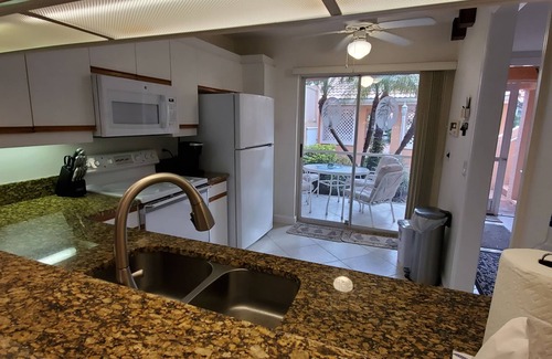 Naples Condo | Paradise Awaits at Falling Waters 2BR/2 Bath Condo