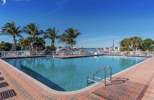 Nettles Island Cottage | Paradise awaits - Just Across from Atlantic Ocean