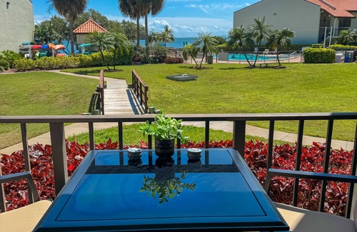 Tierra Verde Condo | Paradise Awaits! Pristine Condo+Resort Amenities. 1 BR w/New Sleeper Sofa.