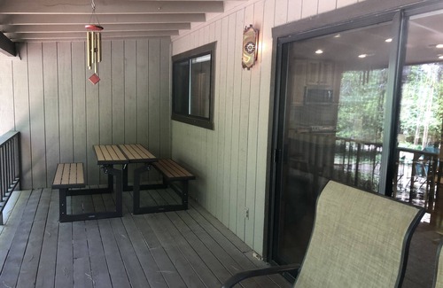 Christopher Creek Cabin | Paradise Cabin in the Pines Comfortable Patios and porch swing Watch kids play