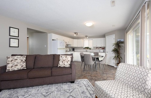 Lethbridge Condo | Paradise Canyon Golf Resort - Signature Walkout Condo 382