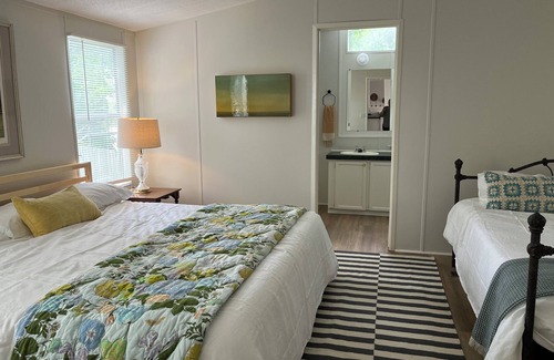 New Braunfels Cabin | Paradise Family Lake Cabin - Central - swimming, kayaking , and canoeing