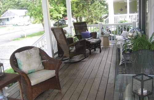 Villas House | Paradise Found-cottage few houses to beach-Spectacular sunsets-Pet friendly