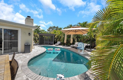 Seminole House | Paradise Found Home With Private Heated Saltwater Pool And Cabana Plus Game Room