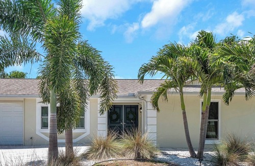 Seminole House | Paradise Found Home With Private Heated Saltwater Pool And Cabana Plus Game Room