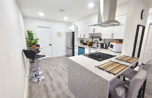 Miami Gardens House | Paradise Gardens 2BDR Unit Near Hardrock Stadium