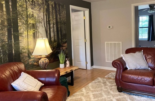 McMinnville Cabin | Paradise Grove: 2 BR, 2 BA Cabin or Bungalow in McMinnville, Sleeps 6