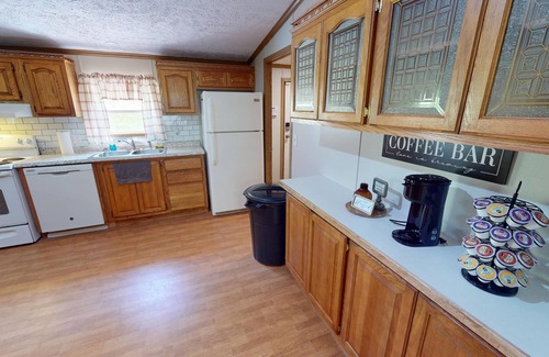 Victor House | “Paradise Hill” A Charming 3-bedroom house in the country.