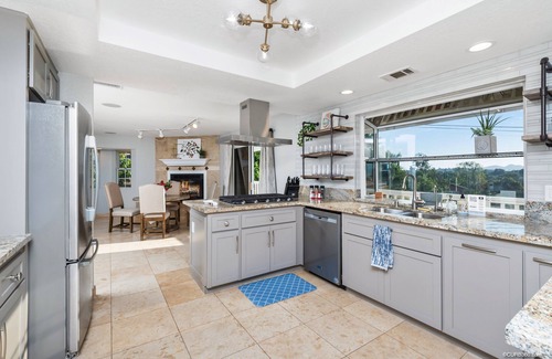 East Grove House | Paradise Hilltop Escape: GameRoom/PoolSlide/Pool/EVCharger/Volleyball/Basketball