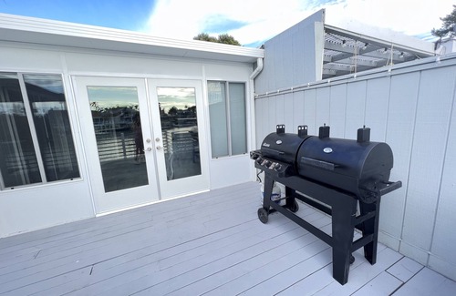 Discovery Bay House | Paradise Home in Discovery Bay minutes to fast water