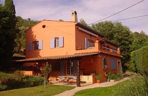 Tourrettes-sur-Loup House | Paradise in Provence- A Quiet Retreat (3BR) with Pool, Terrace, Barbecue, Garden