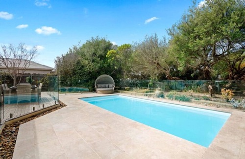 Sorrento House | Paradise in Sorrento | Style & Space!