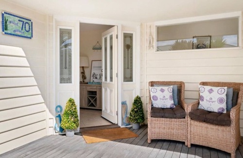 Sorrento House | Paradise in Sorrento | Style & Space!
