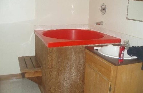 East Stroudsburg Condo | Paradise in the Poconos!