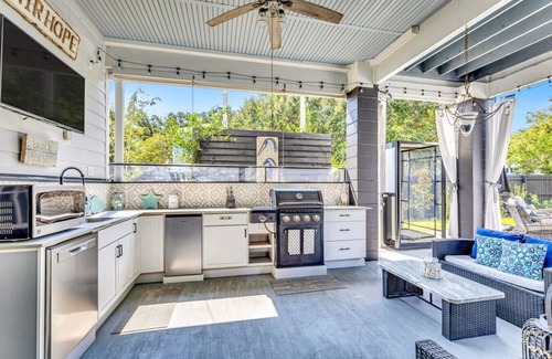 Pass Christian House | Paradise in the Pass|Sleeps 8|Swimming Pool|Your Ultimate Beach Escape!