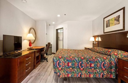 Winnetka Hotel | Paradise Lodge - Canoga Park