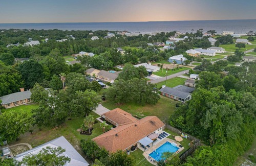 Long Beach House | Paradise Near Beach w/Private Pool sleeps 12