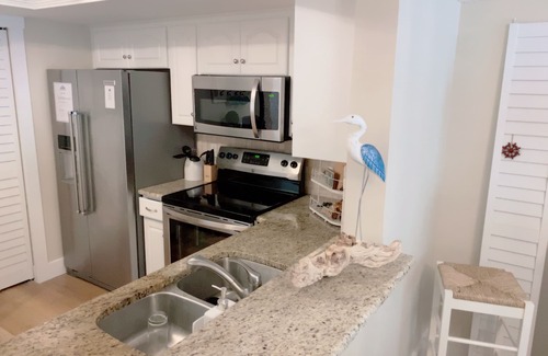 Pine Ridge House | Paradise Near Mercato & Vanderbilt Beach