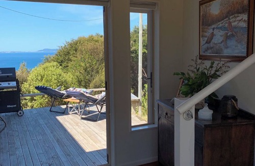 Tuateawa House | Paradise on the Hill ~ Tuateawa ~ Northeast of Coromandel Town