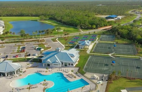 Punta Gorda Condo | Paradise Palms -2 Bedroom 2 Bathroom Comfortable Vacation Getaway