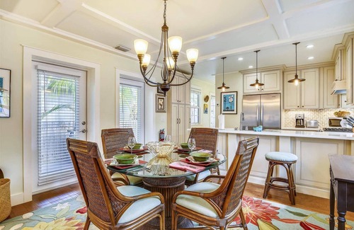 Old Town House | Paradise Palms by AvantStay | Great Location w/Outdoor Dining, BBQ