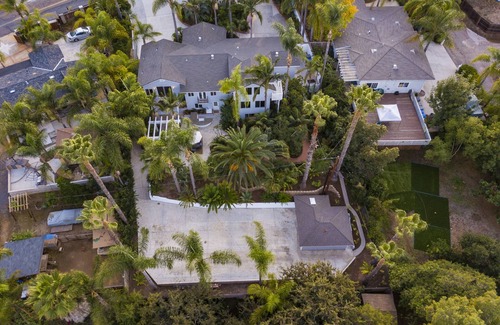 Vista House | Paradise Palms Retreat: Lux Vacay or Wedding! - Welcome to Paradise!