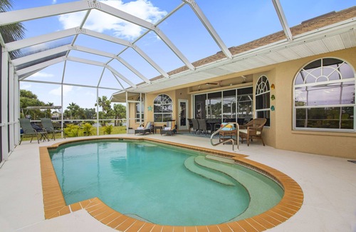 Charlotte Park House | Paradise Palms