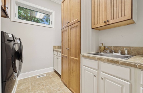 Mount Mourne House | Paradise Peninsula - Luxurious Home w pool, hot tub, beach, kayaks