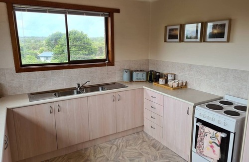 Fingal Apartment | Paradise Place - 5 min walk to the beach!