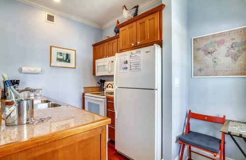 The Meadows House | Paradise Place by AvantStay | Key West Old Town Condo w/Shared Pool