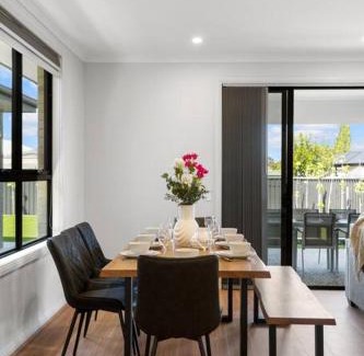 Aldinga Beach House | Paradise Point - 4BR Relaxing Coastal Retreat