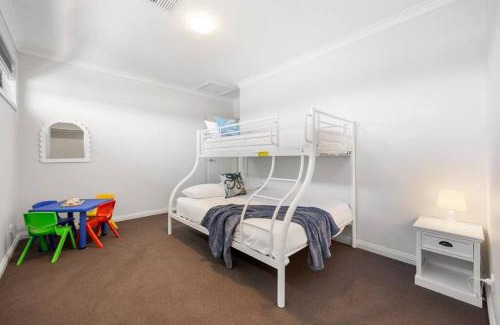 Aldinga Beach House | Paradise Point - 4BR Relaxing Coastal Retreat