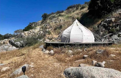 Three Rivers RV Rental | Paradise Ranch Inn - Lucky Tent