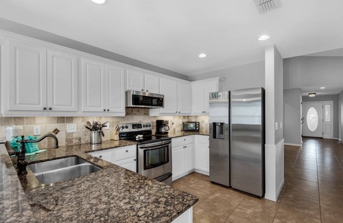 Fort Walton Beach - Destin House | Paradise Reef Private Pool! Walk to the Beach! Sleeps 10! Jacuzzi! Pet Friendly!