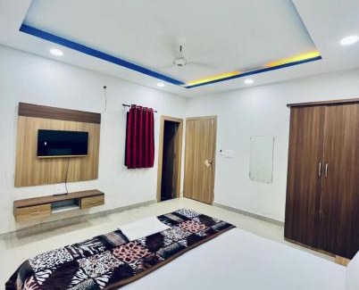 Gwalior Hotel | Paradise residency and cafe