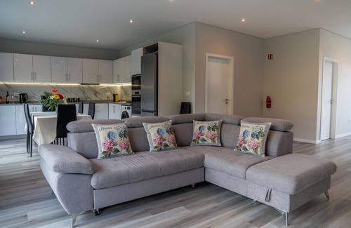 Calheta House | Paradise Views - Pereira House