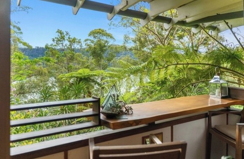 Dangar Island House | PARADISO on Dangar island. Peak of the Hill. Resort treetop style vibes