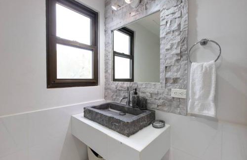 Simpson Bay Apartment | Paraiso in St Maarten- Steps away from Bars & Restaurants and Beach!