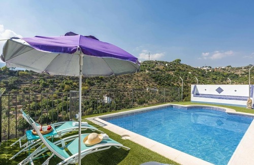 Yunquera Villa | Paraje La Revuelta Yunquera by Ruralidays