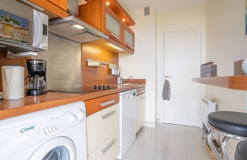 California - Pezou Apartment | Parc Bruyère by Interhome