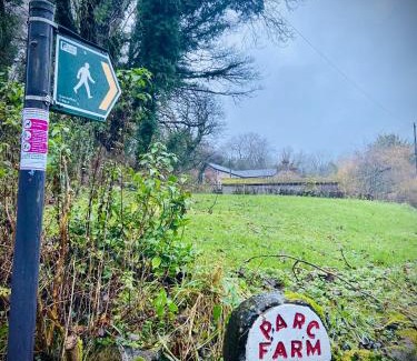 Mold House | Parc Farm Cottage, Flintshire, North Wales