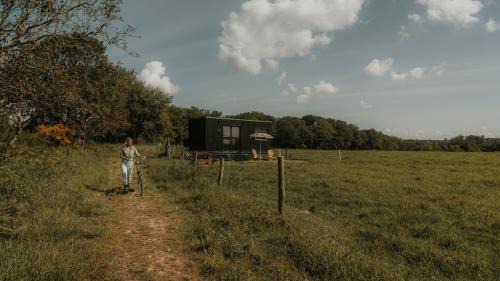 Ploneour-Lanvern Ski Chalet | Parcel Tiny House Ty Pois 1, près de la pointe de la torche