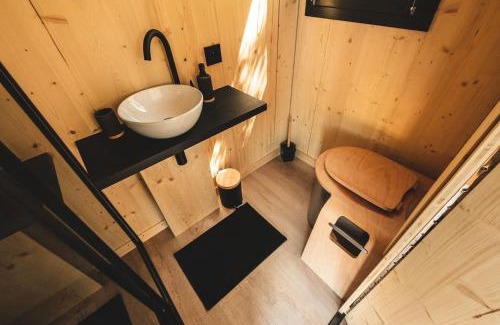 Ploneour-Lanvern Ski Chalet | Parcel Tiny House Ty Pois 1, près de la pointe de la torche