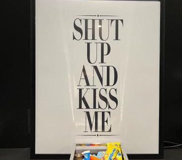 La Ville-du-Bois Apartment | PARENTHESE LOVE - Amour & Tentation Suite Balnéo SPA Proche Orly-Paris