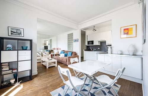 Faubourg-du-Roule Apartment | Paris 8ème - Champs Elysées - Balcony - 1 bedroom
